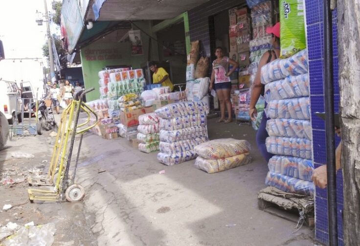 Rua dos fuxiqueiros? Saiba mais sobre a área comercial do Fuxico, no Jorge Teixeira