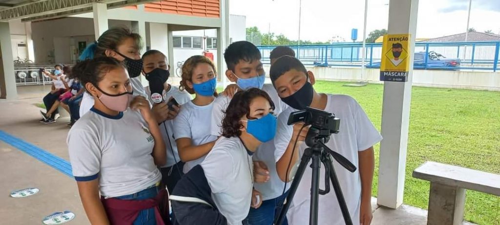 Estudantes do Careiro Castanho produzem telejornal com informações relevantes para comunidade escolar