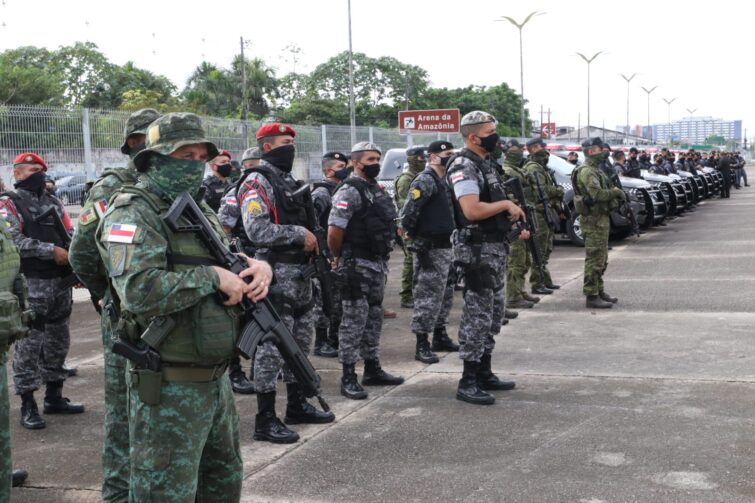 Projeto de Lei prevê que policiais adquiram armas diretamente das corporações