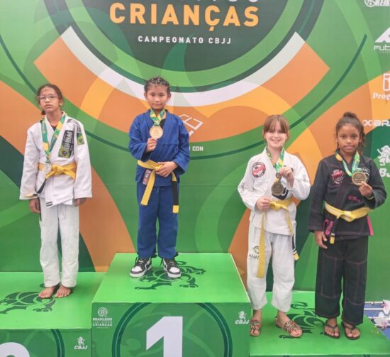 Estudante conquista medalha de ouro em competição nacional de jiu-jitsu