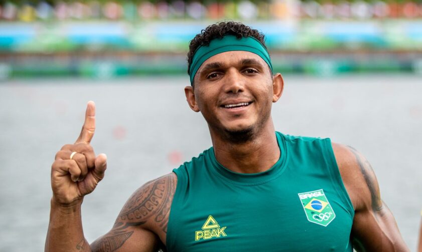 Isaquias Queiroz é prata na Copa do Mundo de Canoagem Velocidade