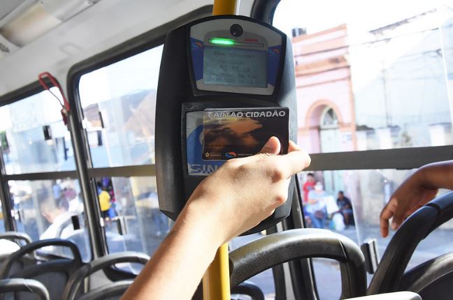 Falha no sistema de bilhetagem causa transtorno a passageiros em Manaus