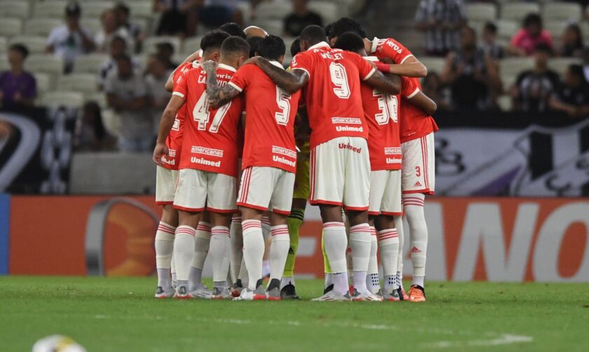 Internacional derrota o América-MG e volta ao G4 do Brasileiro