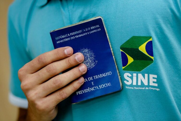 Sine Manaus oferta 218 vagas de emprego nesta terça-feira (2)