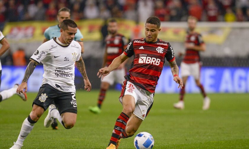 Duelo Flamengo x Corinthians define 1º semifinalista da Libertadores