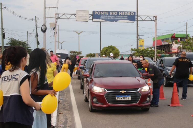 Sejusc faz blitz em alusão à campanha Setembro Amarelo na ponte Jornalista Phelippe Daou