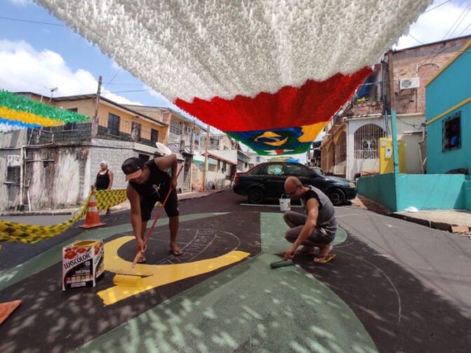 Rua Santa Isabel, a “Rua da Copa”, ganha as cores da torcida brasileira em Manaus