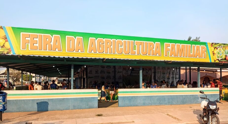Feira da Agricultura Familiar de Autazes gera renda para produtores rurais do município