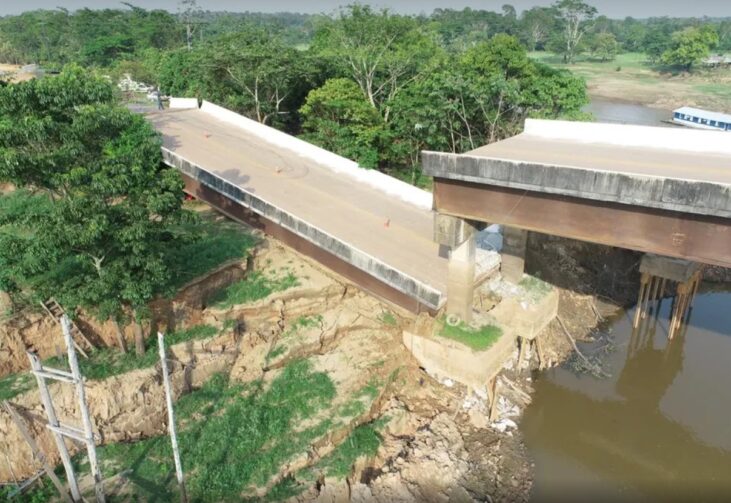 Pontes que desabaram na BR-319 comprometem abastecimento de moradores da região