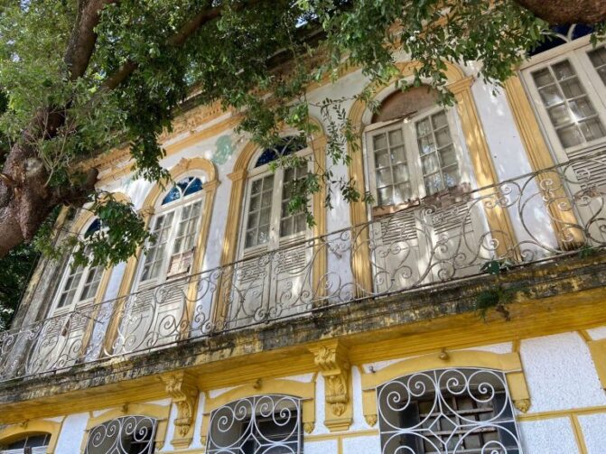 Prefeitura de Manaus propõe ao Iphan reabilitar dois casarões históricos em Manaus