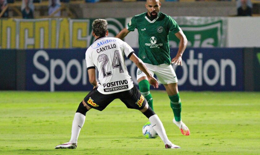 Corinthians fica no 0 a 0 com o Goiás, mas continua perto do G4