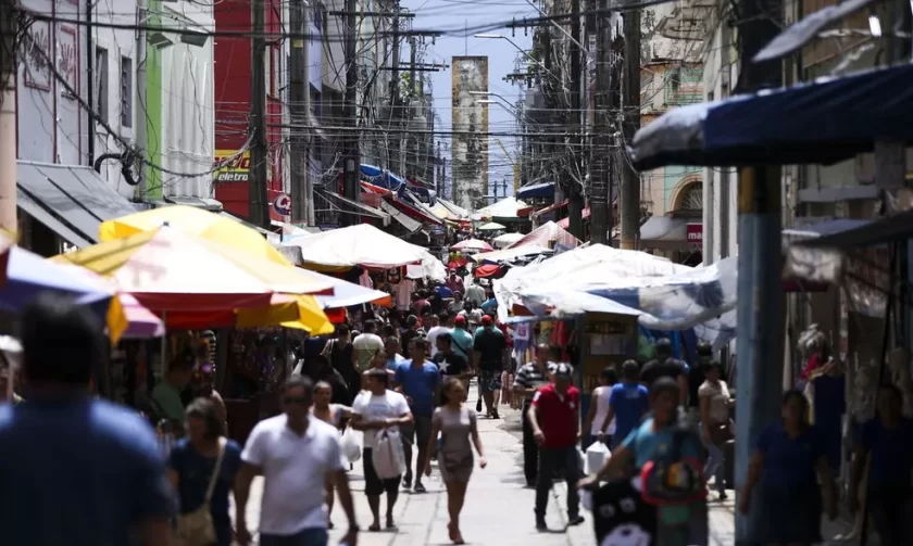 Confira os horários do comércio e shoppings em Manaus durante o feriado de 12 de outubro