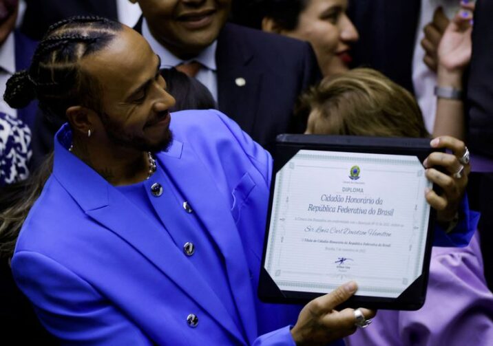 Lewis Hamilton recebe título de Cidadão Honorário Brasileiro