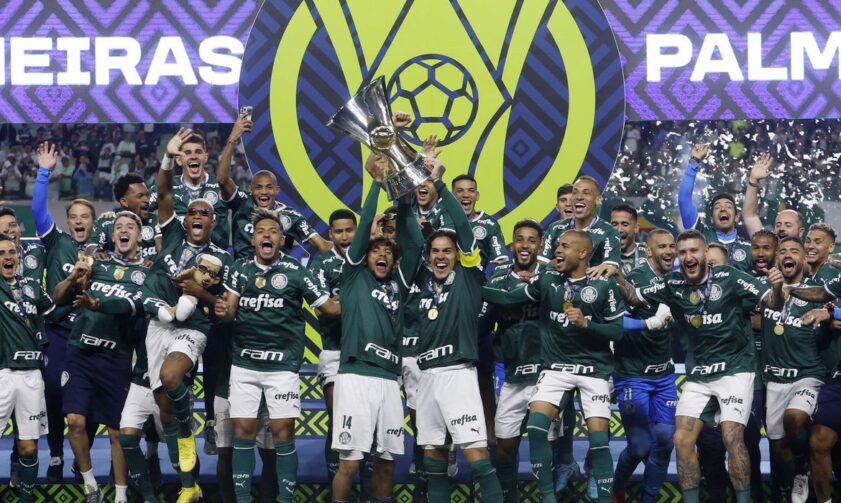 Palmeiras vence América-MG e recebe troféu de campeão Brasileiro