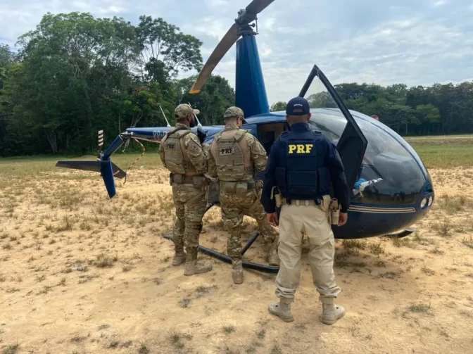 Mais de 200 kg de droga são encontrados em helicóptero abandonado no AM