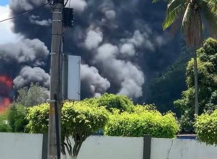 Incêndio atinge cidade cenográfica dos Estúdios Globo