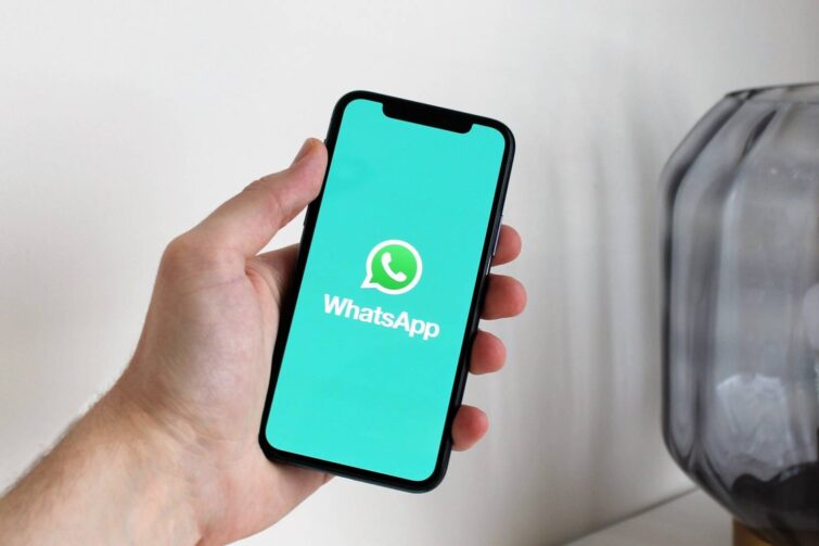 Novo recurso do Whatsapp permite que você envie mensagens a si próprio; entenda