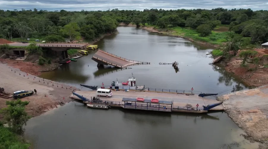 Travessia de veículos, pedestres e cargas sobre o Rio Curuçá é librada com auxílio de Balsa