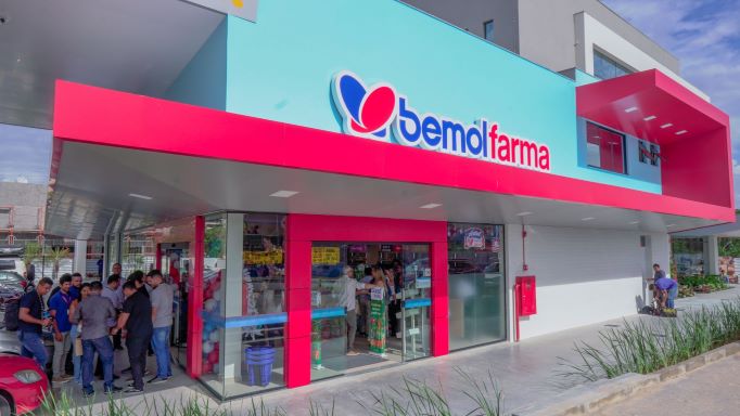 Bemol Farma inaugura nova unidade na Avenida Efigênio Sales com várias opções de presentes para o Natal