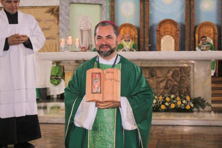 Conheça a trajetória de Dom José Albuquerque, novo bispo de Parintins