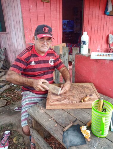 Artista autazense retrata a fauna e flora amazônica através da pintura e escultura