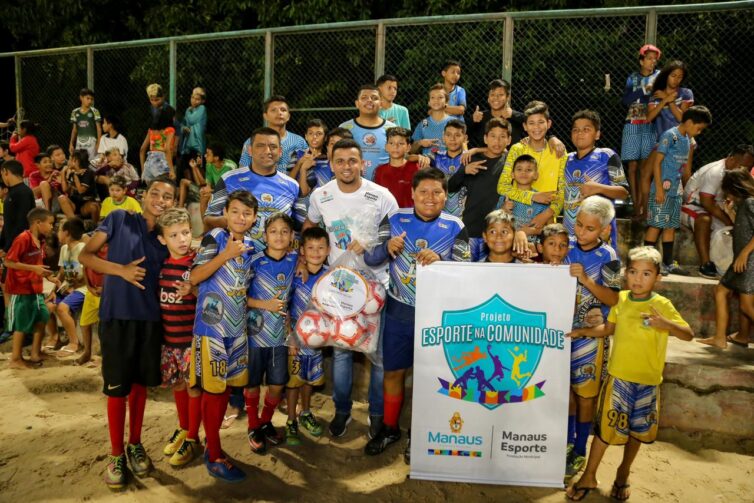 Projeto Esporte na comunidade beneficia centenas de jovens em Manaus