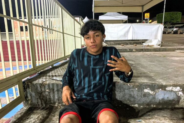 Jovem de 16 anos morador de Presidente Figueiredo fala sobre seu sonho de viver de música