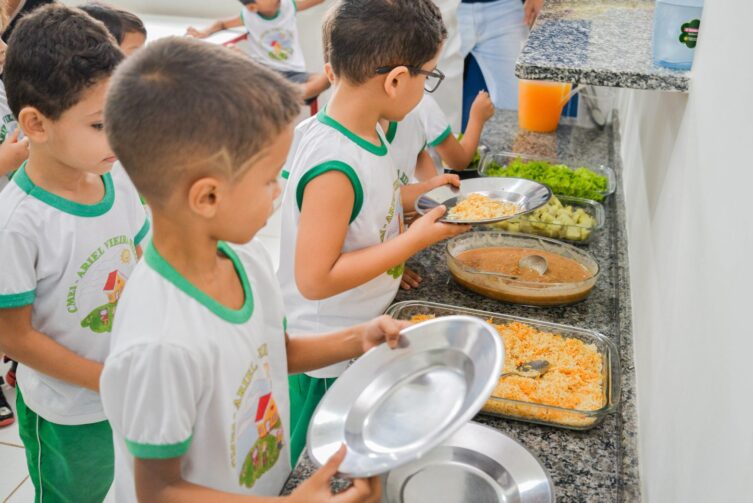 Ação self-service volta a ser ofertada às crianças da rede municipal de ensino de Ji-Paraná