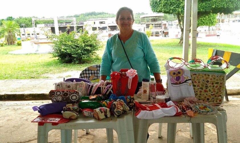 Conheça a história inspiradora da mulher que transformou a reciclagem em arte