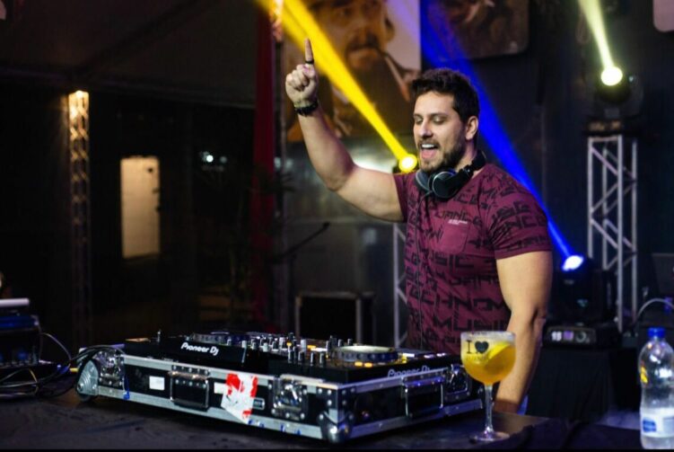 DJ Eliéser Ambrósio promete uma noite inesquecível de eletrônica no Café com Rock em Ariquemes