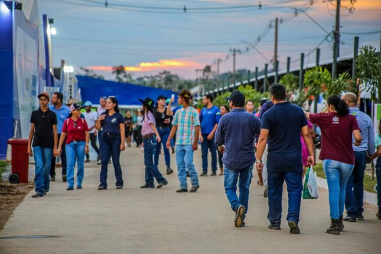 Abertura da Rondônia Rural Show é marcada por lançamentos e visitação do público em Ji-Paraná