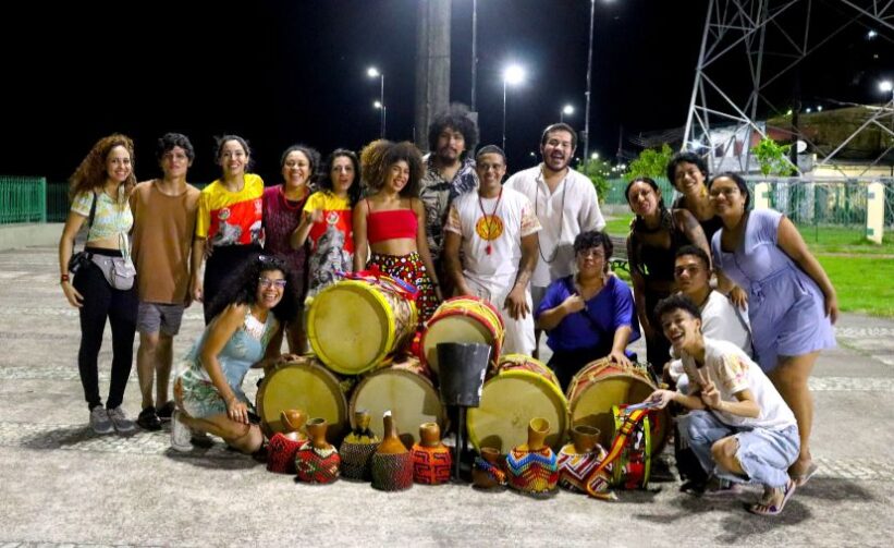 Grupo afro-cultural completa 7 anos e oferece oficinas de introdução ao maracatu em Manaus