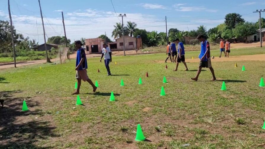 Distrito Bom Futuro em Ariquemes conta com escolinha de iniciação esportiva de futebol