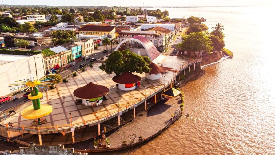 Orla de Parintins: um paraíso turístico na Amazônia