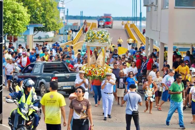 Festejos em honra a Nossa Senhora do Carmo tem início com Círio Fluvial em Parintins