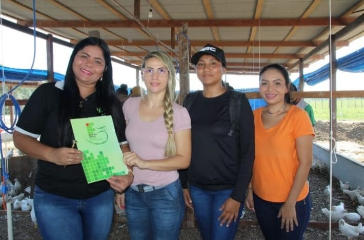 Estudantes do IFAM vivenciam experiência prática em granja de Parintins
