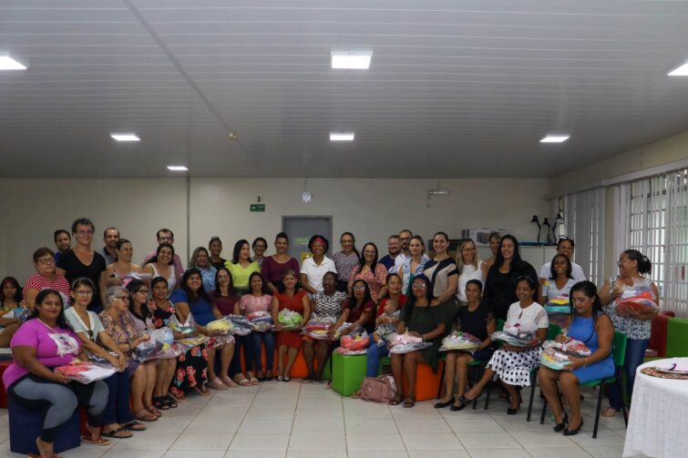Projeto de Corte e Costura forma turma com 22 mulheres em Ji-Paraná