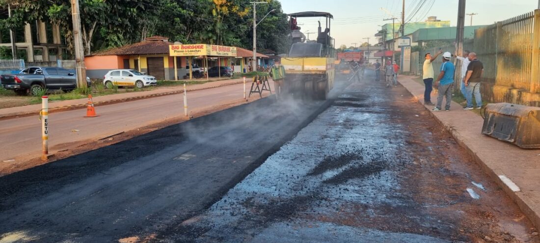 Presidente Figueiredo passa por limpeza e obras de pavimentação após Festa do Cupuaçu