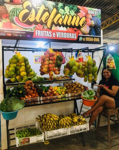 Estefanne Cristine: A jovem que transformou frutas e verduras em sustento