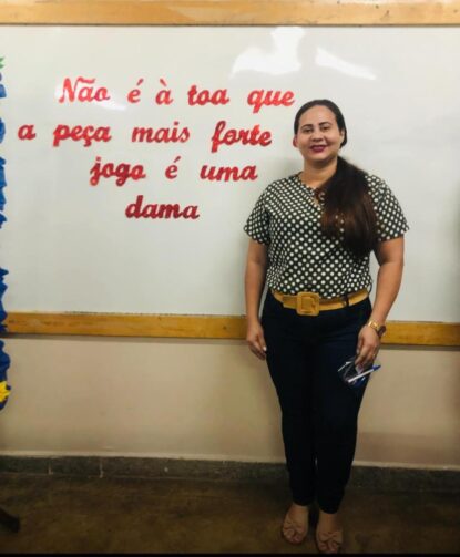 Conheça a trajetória de Mirian Pereira, professora de língua portuguesa em Iranduba