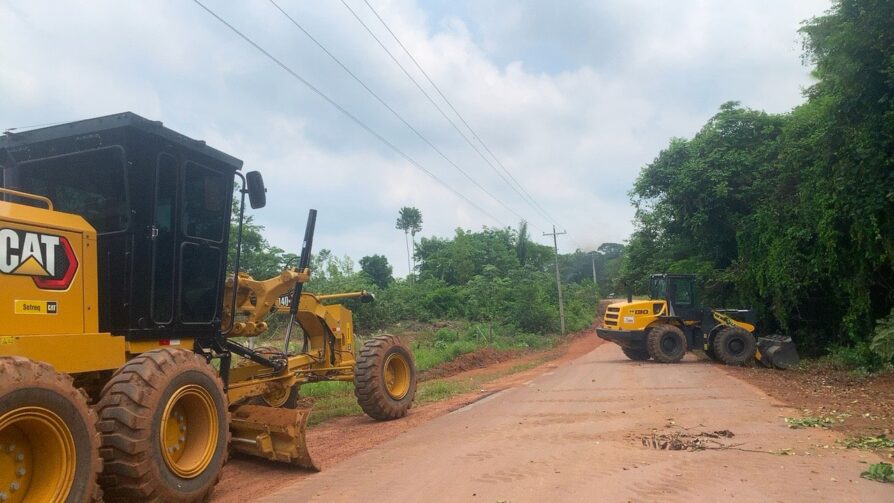 Começa a pavimentação dos ramais do Acajatuba e Terra Preta, em Manacapuru