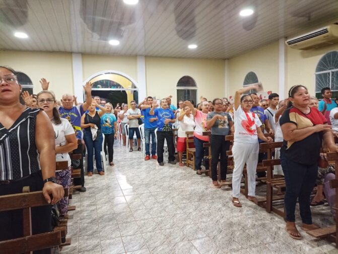 Paróquia de São Joaquim e Sant'Ana encerra festividades em honra à Santa Luzia em Autazes