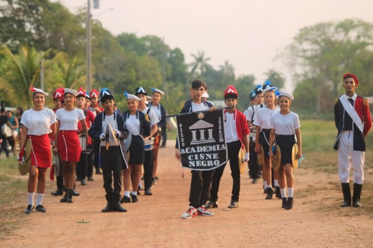 Conheça a Academia Cisne Negro: escola e banda de percussão em Autazes