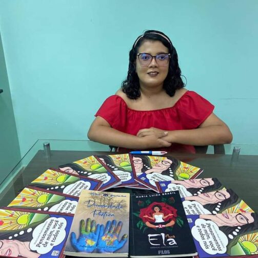 Com dois livros lançados, Maria Luiza Brasil superou dificuldades e realizou sonho como escritora