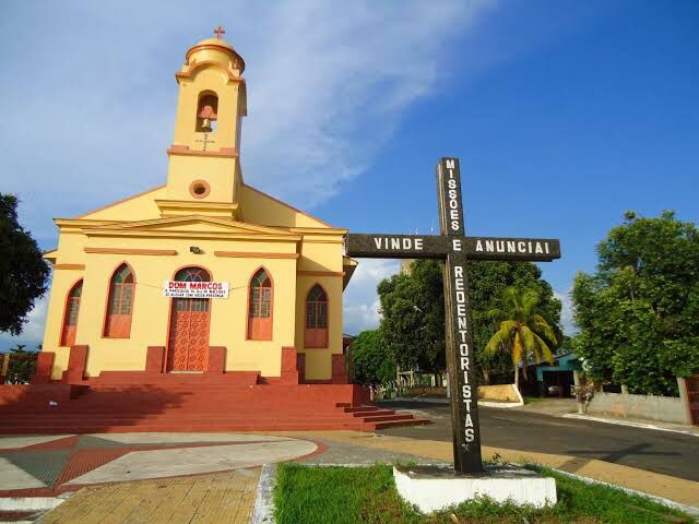 Igreja Matriz de Nossa Senhora de Nazaré: um marco cultural e religioso em Manacapuru