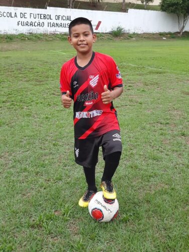 Atleta de Codajás é aprovado em clube da Série A do Campeonato Brasileiro de Futebol