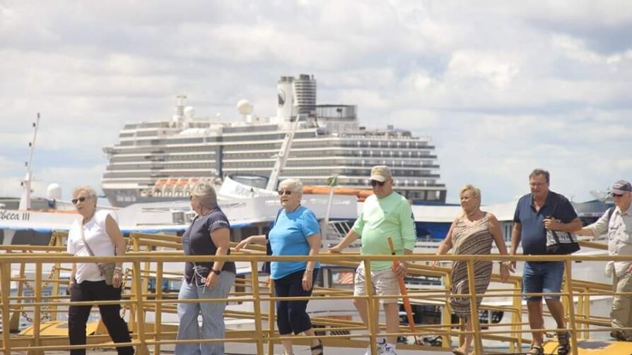 Chegada do navio Zuiderdam: Parintins recebe destaque da temporada com evento cultural