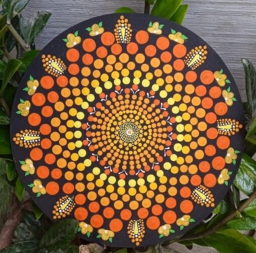 Mandalas como terapia: conheça o trabalho de Maria Alderlandia, artesã em Cruzeiro do Sul