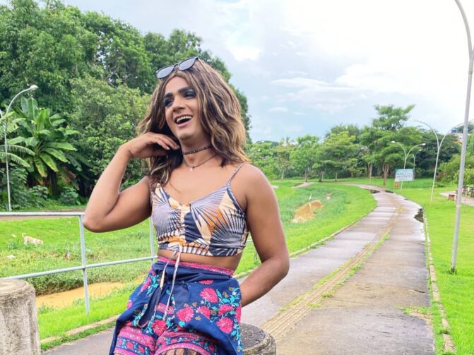 Conheça a drag queen Valquíria Omelleth, a artista que encanta Ariquemes com seu talento