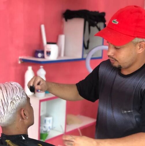 Jovem empreendedor Raul Pinheiro realiza sonho na arte do corte de cabelo